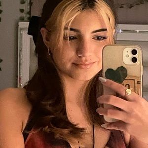 Meet your Posher, Naomy